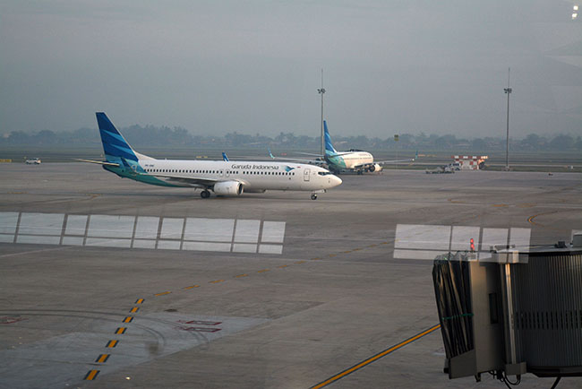penerbangan-garuda-indonesia-di-soekarno-hatta-berangsur-pulih