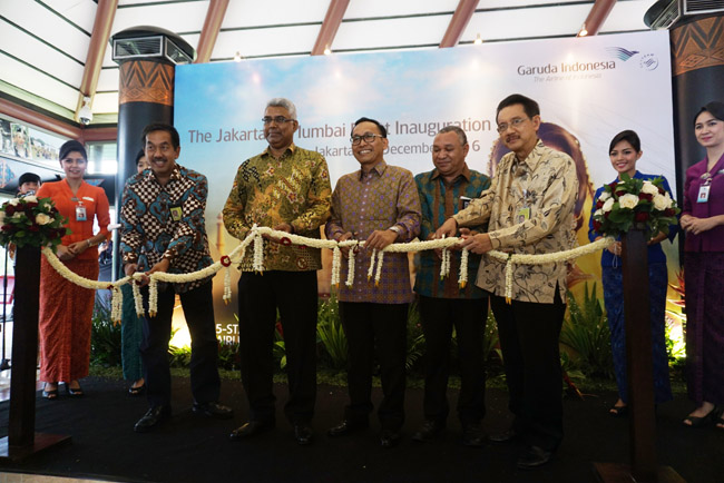 penerbangan-perdana-garuda-ke-mumbai