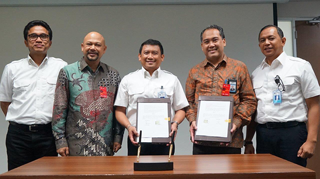 gmf-dan-bppt-bersinergi-mengembangkan-perawatan-ban-pesawat-terbang