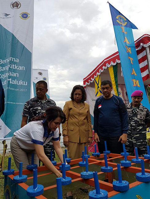 garuda-indonesia-bersama-pwi-bantu-pelestarian-lingkungan-biota-laut-di-selat-ambon