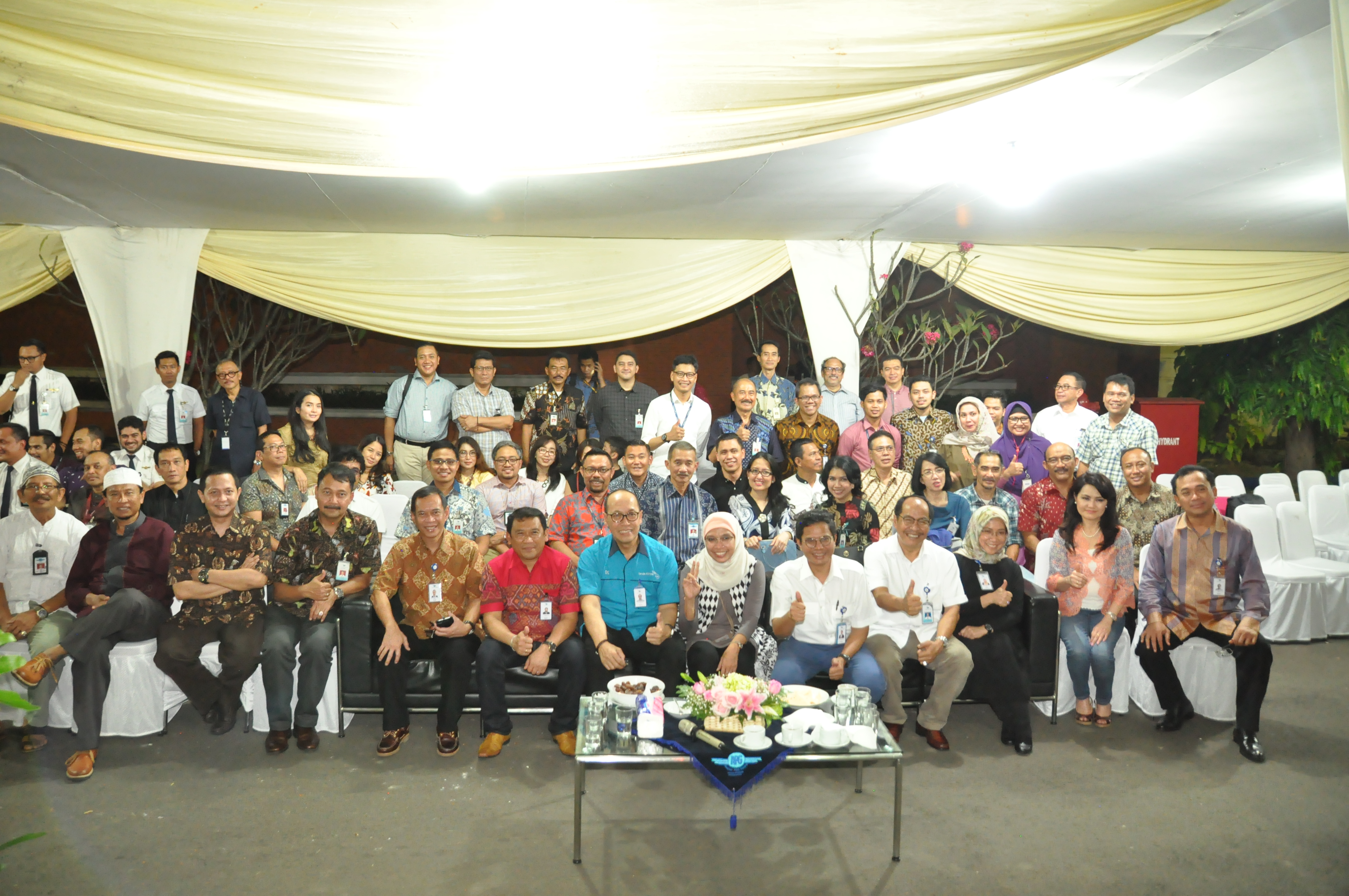 dirut-dan-jajaran-direksi-pt-garuda-indonesia-yang-baru-buka-puasa-bersama-dengan-para-pilot