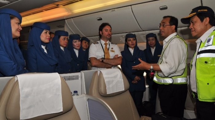 menhub-tinjau-langsung-proses-keberangkatan-haji-di-bandara-soetta