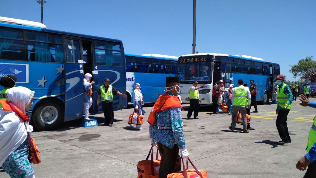 garuda-indonesia-selesaikan-keberangkatan-haji-dengan-otp-9820-persen
