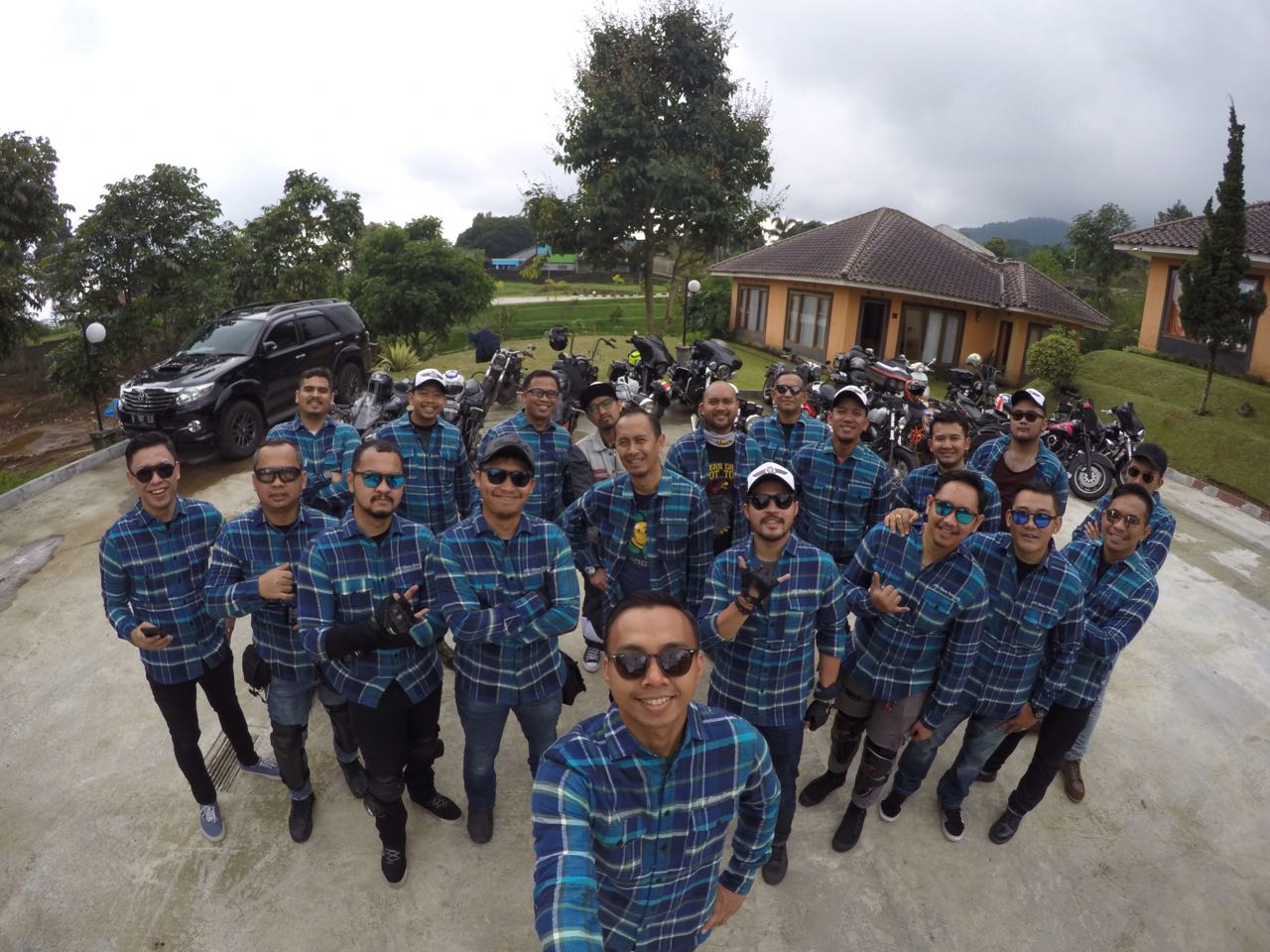 bangun-kekompakan-pilot-lewat-kegiatan-touring