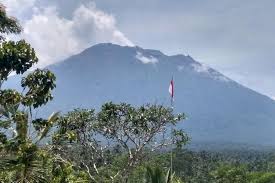 445-penerbangan-alami-pembatalan-imbas-erupsi-gunung-agung