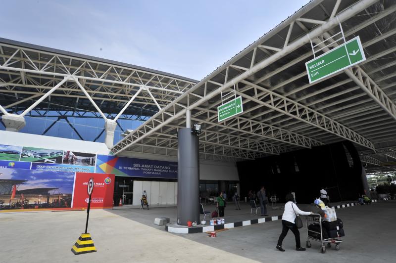 presiden-resmikan-terminal-bandara-internasional-supadio