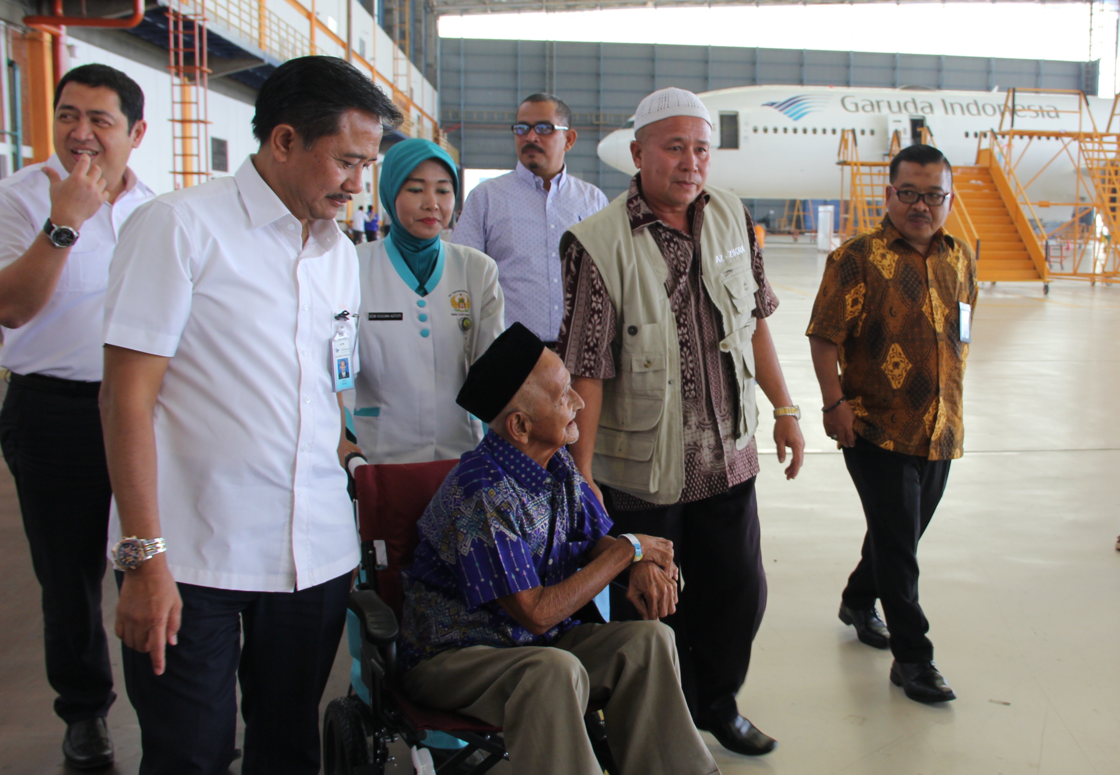 nyak-sandang-berkunjung-ke-fasilitas-perawatan-pesawat-garuda-indonesia