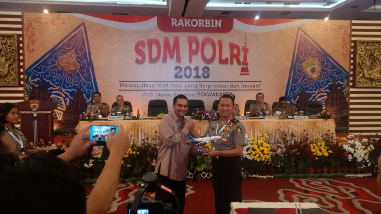 garuda-indonesia-dan-polri-perkuat-kemitraan-strategis-layanan-jasa-penerbangan