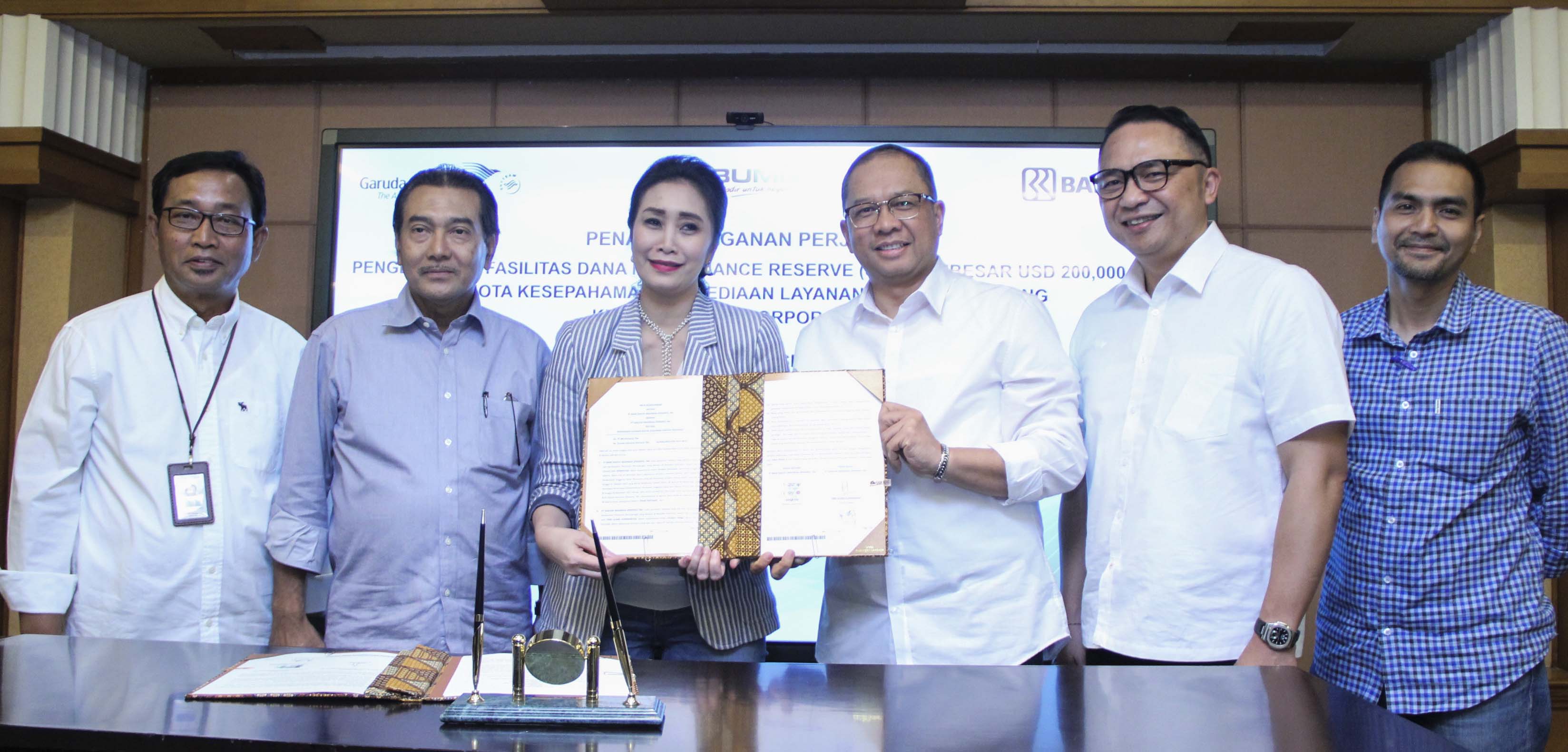 garuda-indonesia-gandeng-bank-bri-untuk-perkuat-rupiah