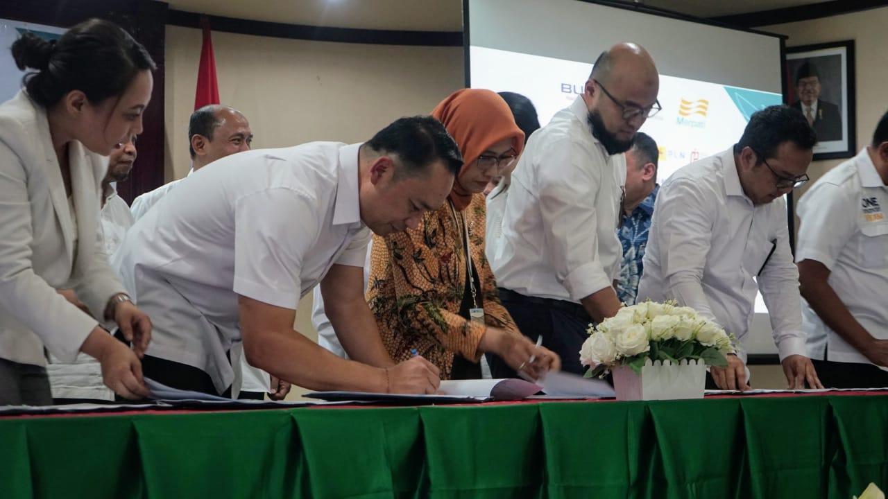 garuda-bantu-pelayanan-kargo-merpati