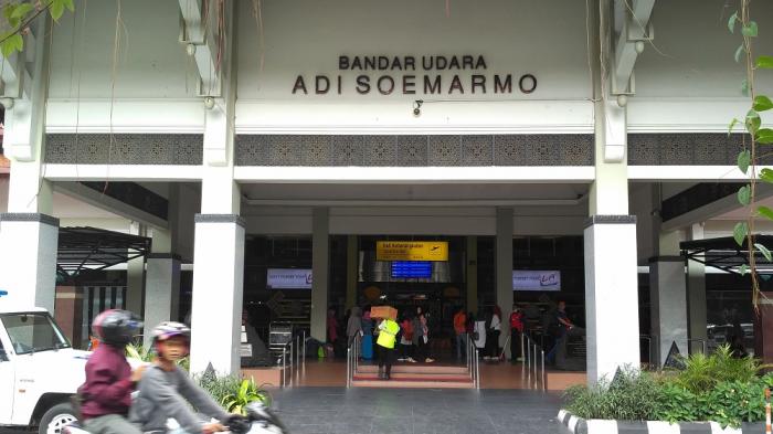 imbas-erupsi-merapi-bandara-adi-sumarmo-ditutup-sementara